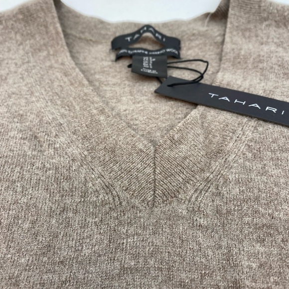 Tahari 100% extra fine Merino Wool - Picture 6 of 6